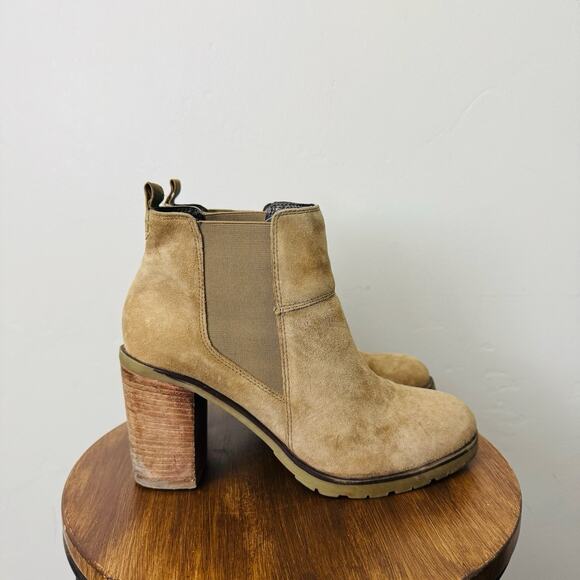 Crevo Alicia Chelsea Tan Suede Heeled Bootie Women’s Size 9 - Picture 4 of 10